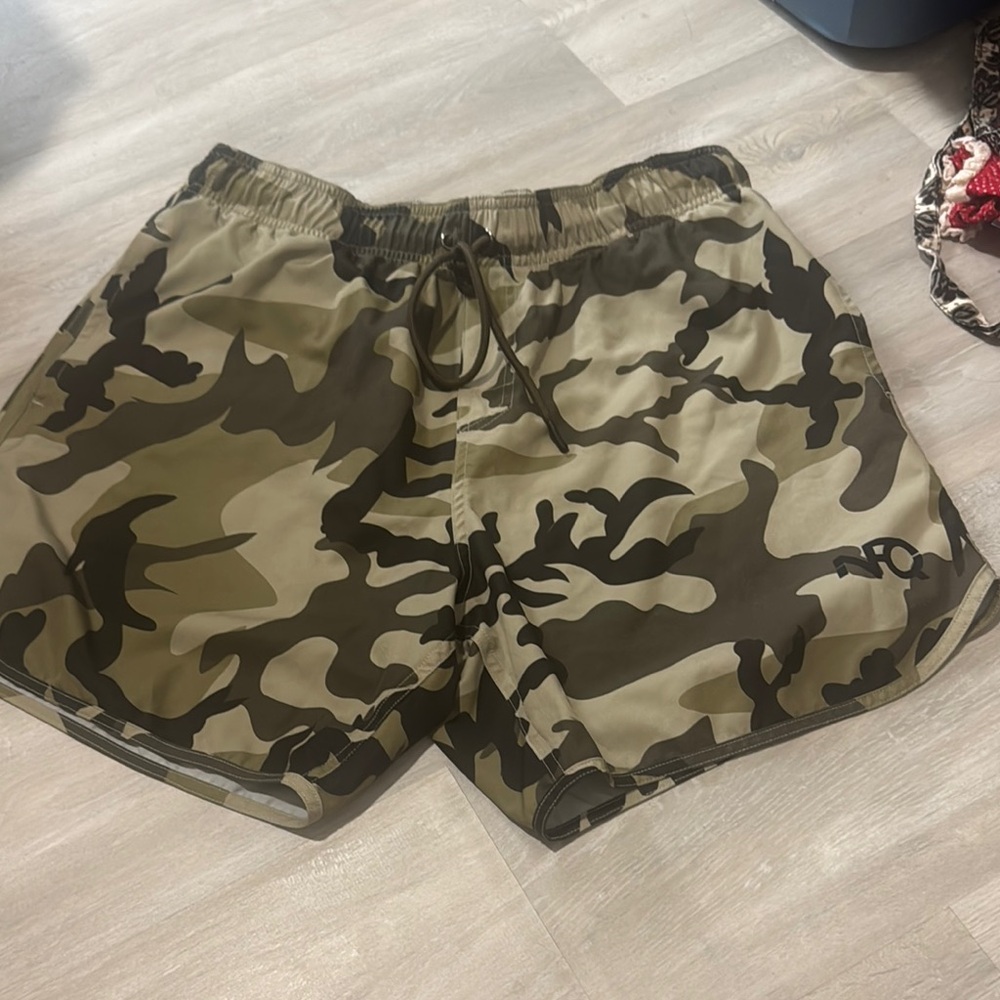 NFQ men’s shorts size large